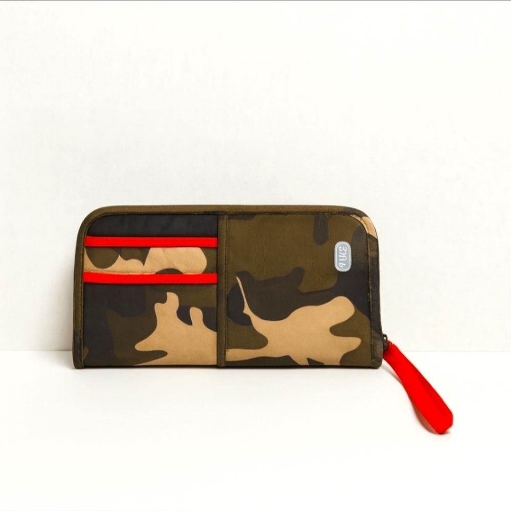 Lug Scout Wallet Olive Camo NWT Travel Organizer